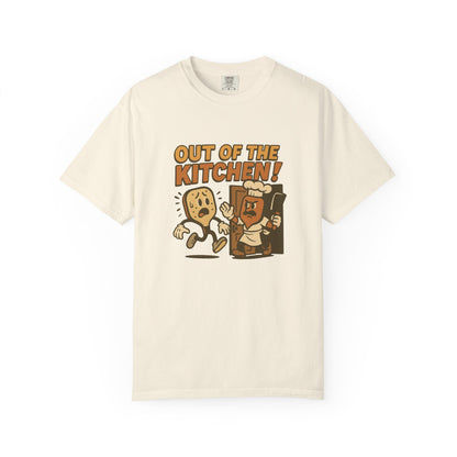 Out of the Kitchen! Funny Pickleball T-Shirt – Retro Cartoon Chef Paddle Design for Players Who Love Pickleball and Laughs