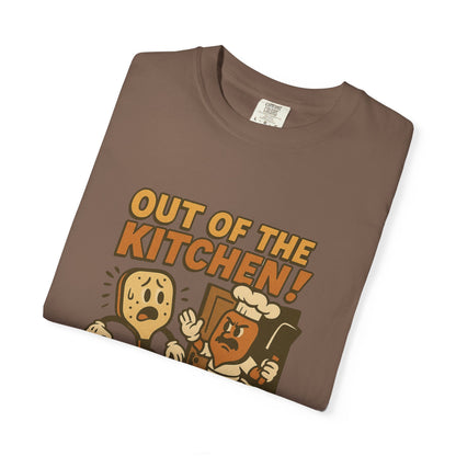 Out of the Kitchen! Funny Pickleball T-Shirt – Retro Cartoon Chef Paddle Design for Players Who Love Pickleball and Laughs