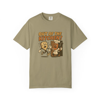 Out of the Kitchen! Funny Pickleball T-Shirt – Retro Cartoon Chef Paddle Design for Players Who Love Pickleball and Laughs