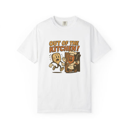 Out of the Kitchen! Funny Pickleball T-Shirt – Retro Cartoon Chef Paddle Design for Players Who Love Pickleball and Laughs