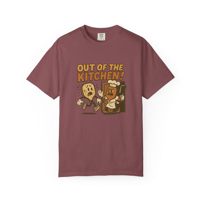 Out of the Kitchen! Funny Pickleball T-Shirt – Retro Cartoon Chef Paddle Design for Players Who Love Pickleball and Laughs